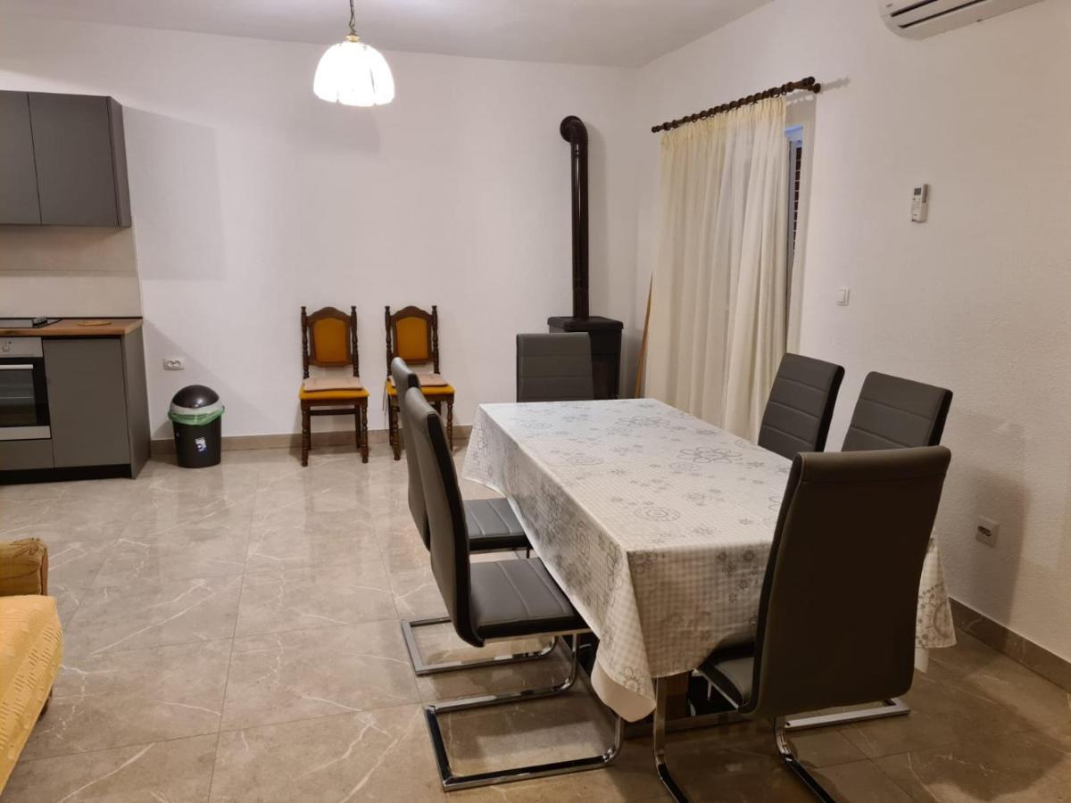 Apartman Gilan Сегет Враница Екстериор снимка